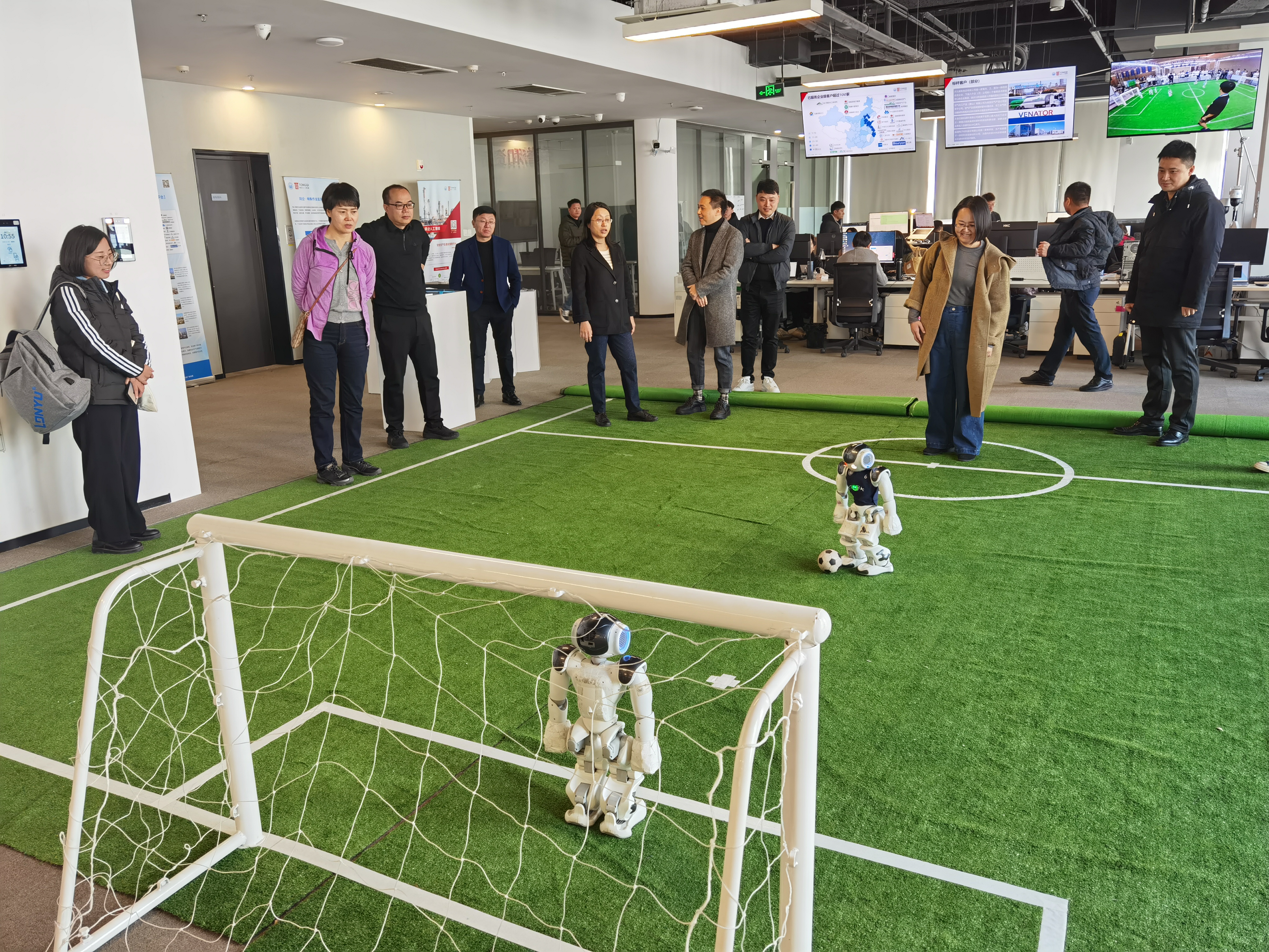 天津市静海区委常委、副区长赴同企调研安全生产信息化管理平台与智能化机器人